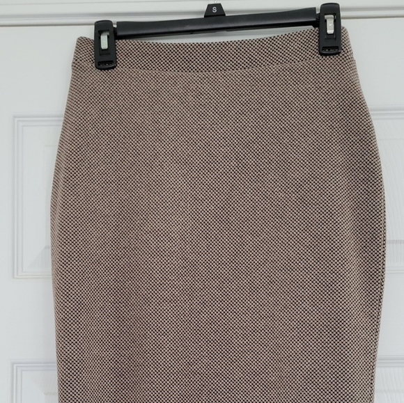 Covington Dresses & Skirts - Covington pencil skirt- NWOT